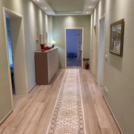 Сasa de vacaciones Luxury House Shkodër